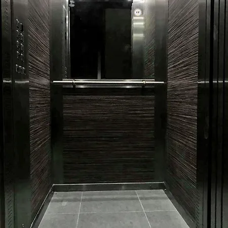 F10 2, Private Two Single Beds Shared Bathroom In Shared Flat