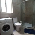 F10 2, Private Two Single Beds Shared Bathroom In Shared Flat Pansiyon *