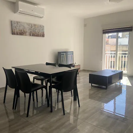 Pansiyon F10 2, Private Two Single Beds Shared Bathroom In Shared Flat