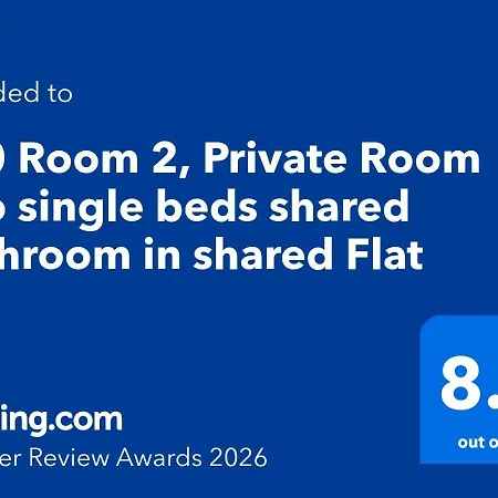 F10 2, Private Two Single Beds Shared Bathroom In Shared Flat Gazde/Camere de închiriat *