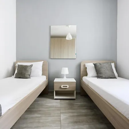 F10 2, Private Two Single Beds Shared Bathroom In Shared Flat Homestay Msida