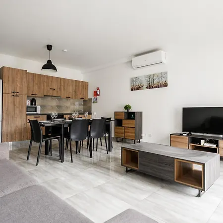 Homestay F10 2, Private Two Single Beds Shared Bathroom In Shared Flat Msida