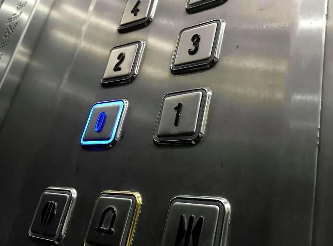 F10 2, Private Two Single Beds Shared Bathroom In Shared Flat Pansiyon Msida